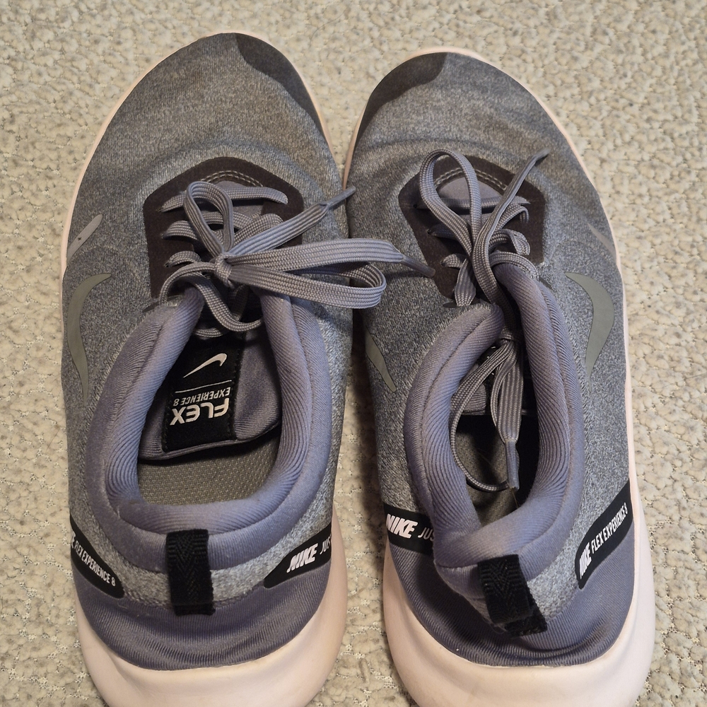 Nike Flex Experience 8 Women’s Size 9 Gray & Pink Running Shoes